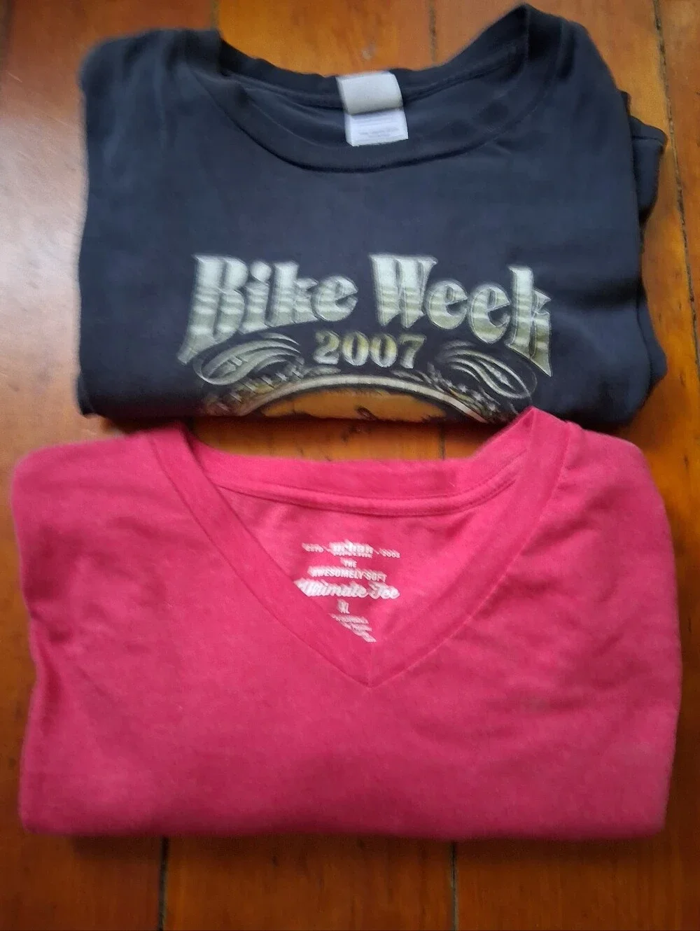 *must Purchase 3 $3 Items* 2 Mens Xl Short Sleeve Tshirts